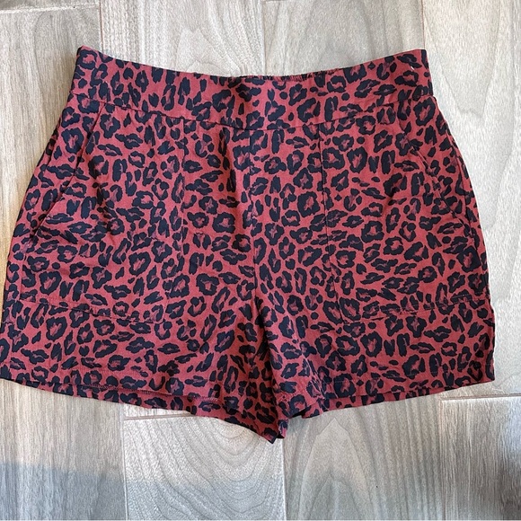 Nine West Pants - Nine West Shorts Women’s M Leopard Print NWOT